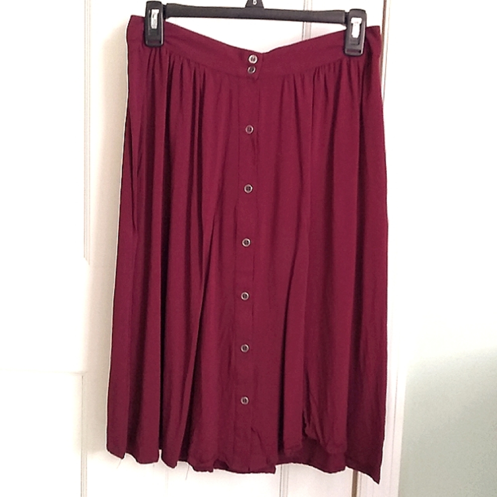 Forever 21 Red Midi Skirt Size M ❤️